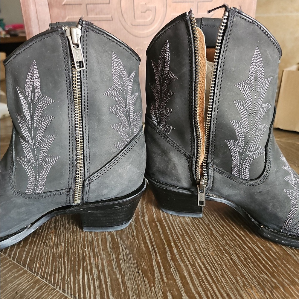 Circle G Charcoal Western Ankle Boots - Picture 5 of 7